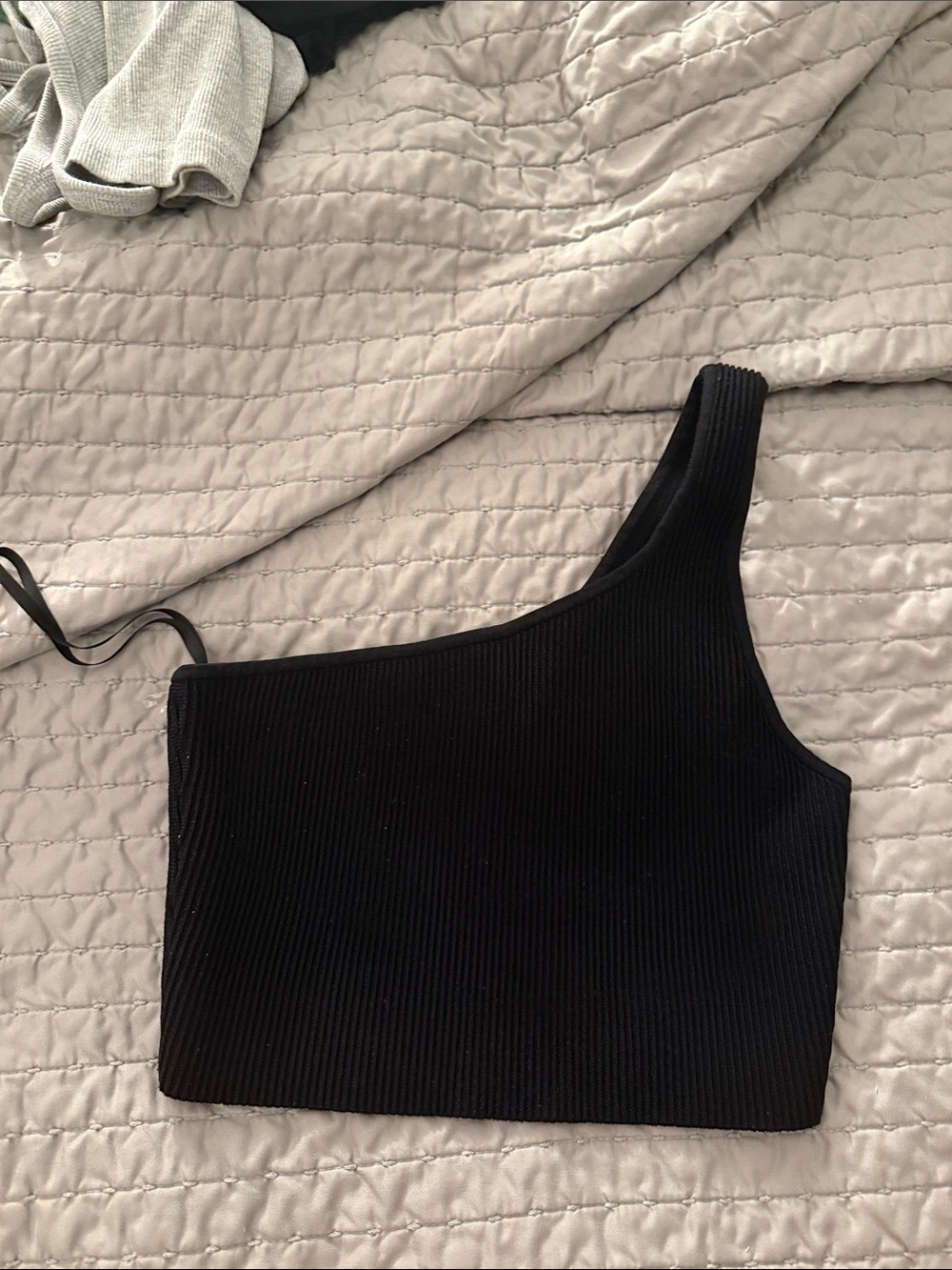 Aritzia One-Shoulder Ribbed Crop Top - Black